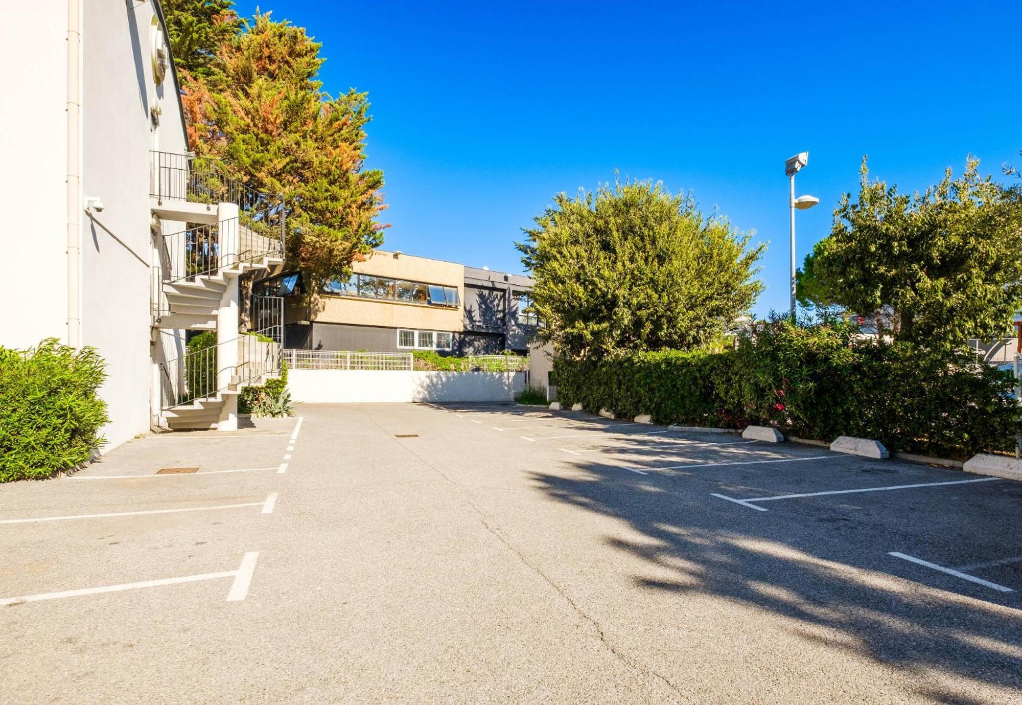 B&B Hotel Villeneuve Loubet Plage Eksteriør billede